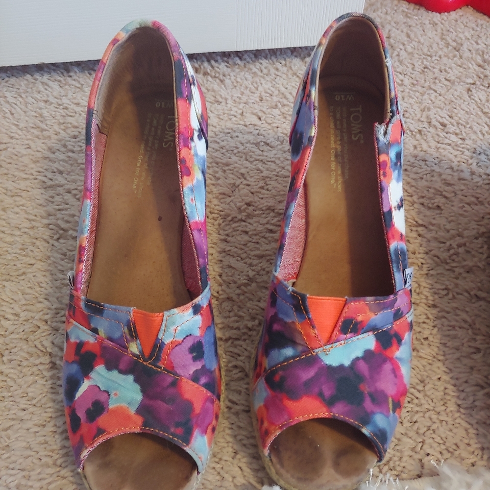 Toms wedges